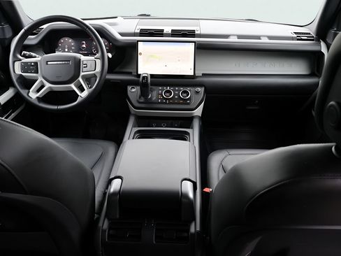 Used 2024 Land Rover Defender 110 SE AWD/4WD image 13