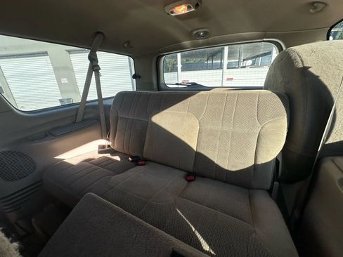 Used 2000 Ford Excursion XLT AWD/4WD image 9