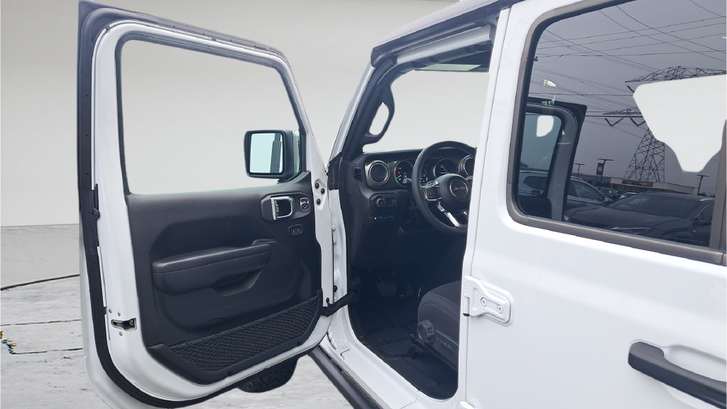 Used 2023 Jeep Wrangler Unlimited Rubicon 4xe AWD/4WD image 21