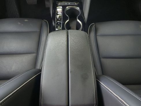 Used 2022 Buick Envision Essence w/ Safety Package FWD image 19