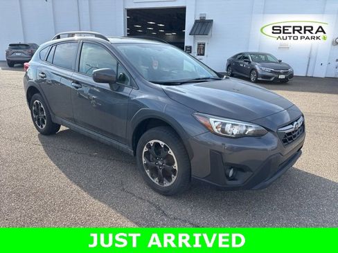 Used 2023 Subaru Crosstrek 2.0i Premium image 2