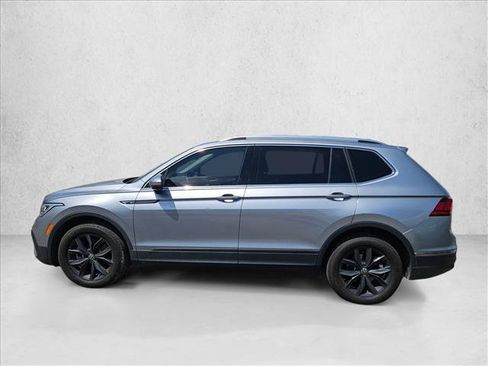 Used 2024 Volkswagen Tiguan SE FWD image 7