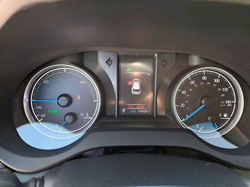 Used 2022 Toyota Venza LE image 21