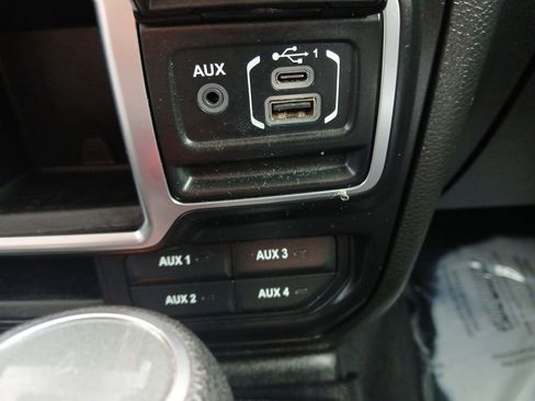 Used 2020 Jeep Wrangler Sport image 5