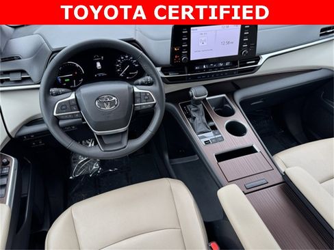 Certified 2023 Toyota Sienna XLE image 11