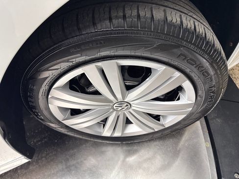 Used 2017 Volkswagen Jetta S image 33