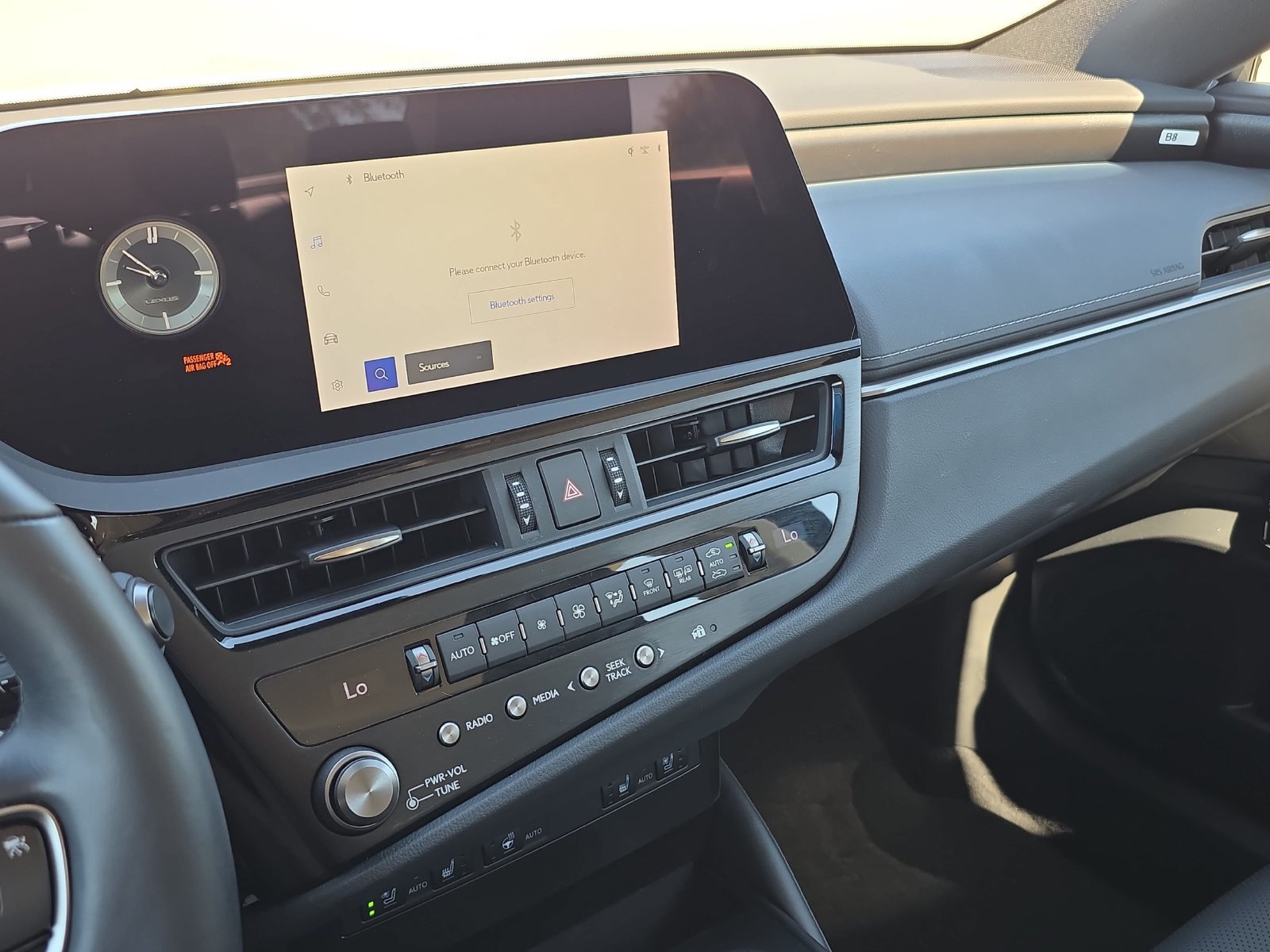 Used 2025 Lexus ES 350 w/ Premium Package FWD image 17