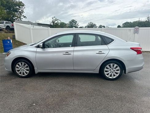 Used 2017 Nissan Sentra SV image 2