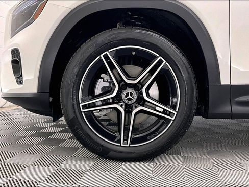 Used 2026 Mercedes-Benz GLB 250 image 8