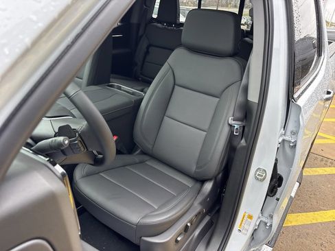 New 2026 GMC Sierra 1500 SLT image 21