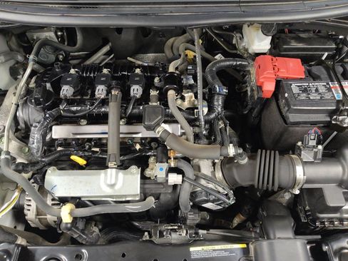 Used 2022 Nissan Versa S FWD image 30