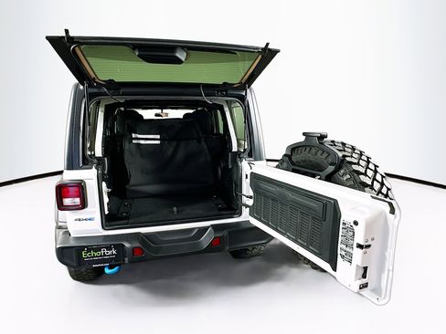 Used 2023 Jeep Wrangler Unlimited w/ Cold Weather Group AWD/4WD image 26