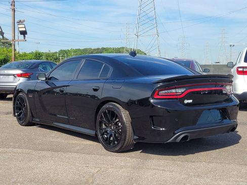 Used 2020 Dodge Charger R/T w/ Blacktop Package RWD image 9