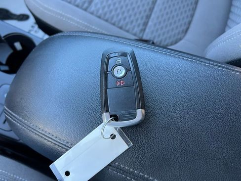 Used 2022 Ford Escape SE FWD image 29