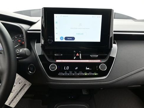 Used 2026 Toyota Corolla SE FWD image 6