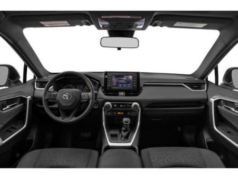 Used 2019 Toyota RAV4 XLE Premium w/ Cold Weather Package AWD/4WD image 4