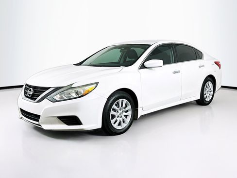 Used 2017 Nissan Altima 2.5 S w/ Power Driver Seat Package FWD image 3