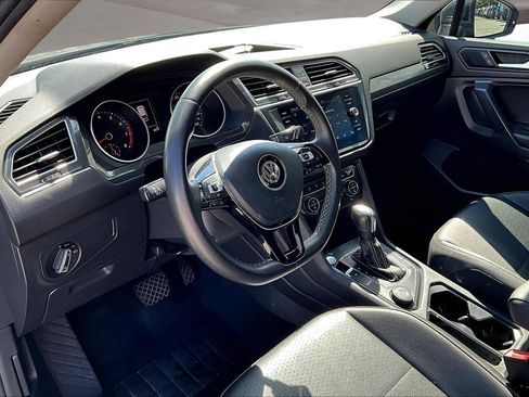 Used 2021 Volkswagen Tiguan SE image 14