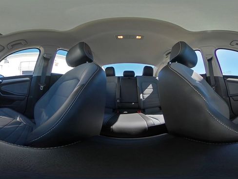 Used 2025 Volkswagen Jetta SE image 42