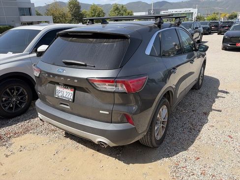 Used 2020 Ford Escape SE FWD image 9