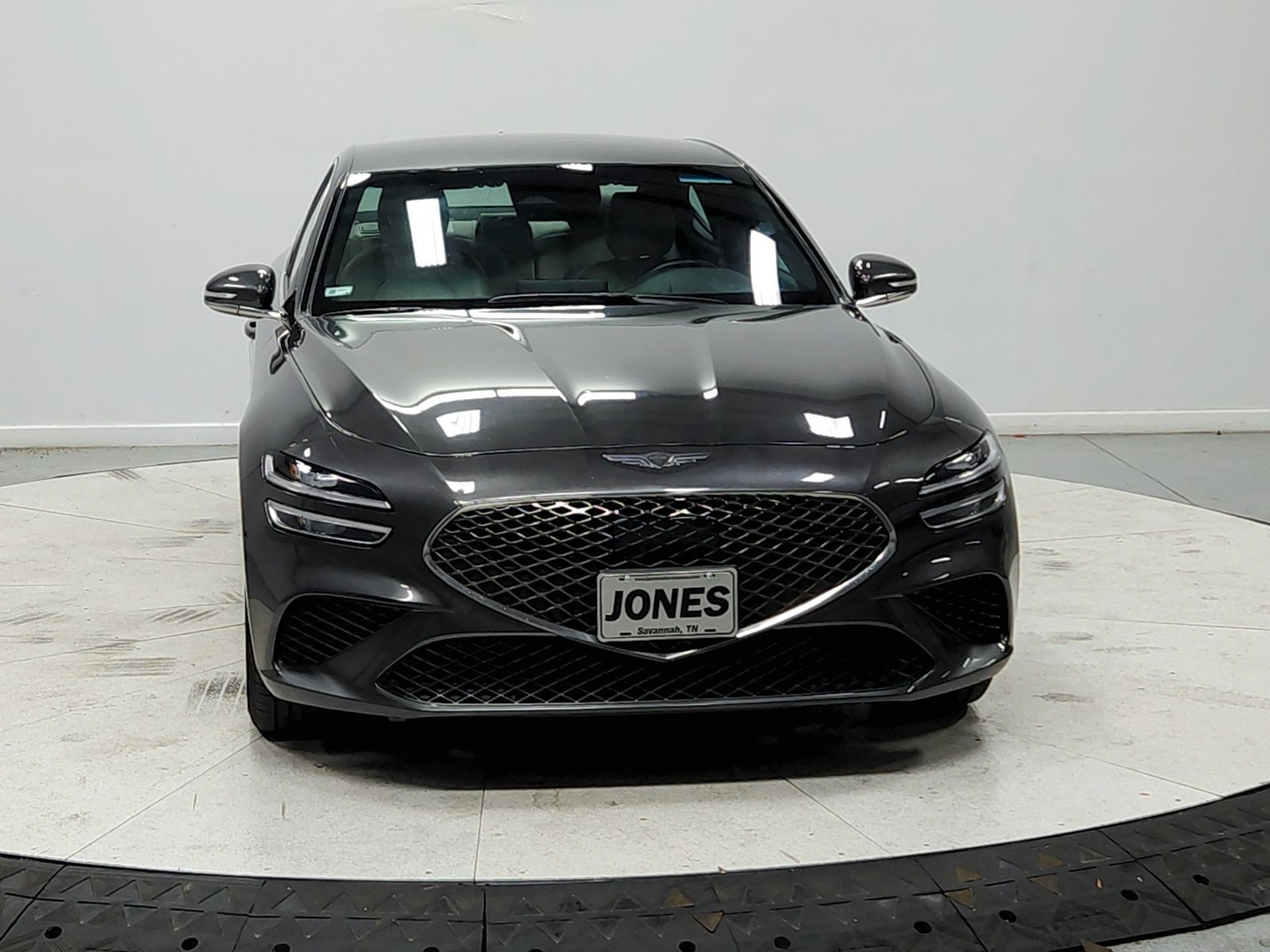 Used 2025 Genesis G70 2.5T RWD image 3