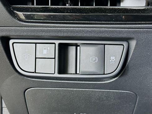 Used 2024 Kia EV6 Light image 17