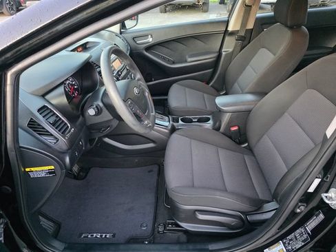 Used 2018 Kia Forte LX FWD image 15