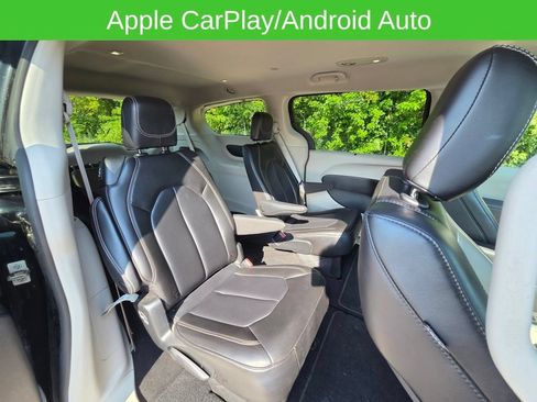 Used 2023 Chrysler Pacifica Touring-L FWD image 32