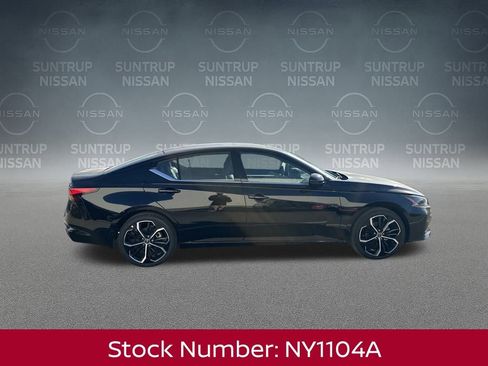 New 2025 Nissan Altima 2.5 SR w/ SR Premium Package image 7