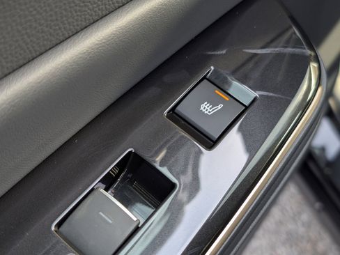 New 2025 Toyota Crown Signia image 29