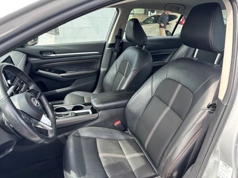 Used 2023 Nissan Altima 2.5 SR FWD image 10