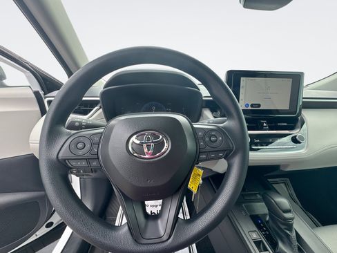 Used 2026 Toyota Corolla Cross L FWD image 16