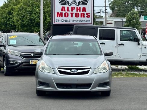 Used 2011 Subaru Legacy 2.5i Premium AWD/4WD image 2