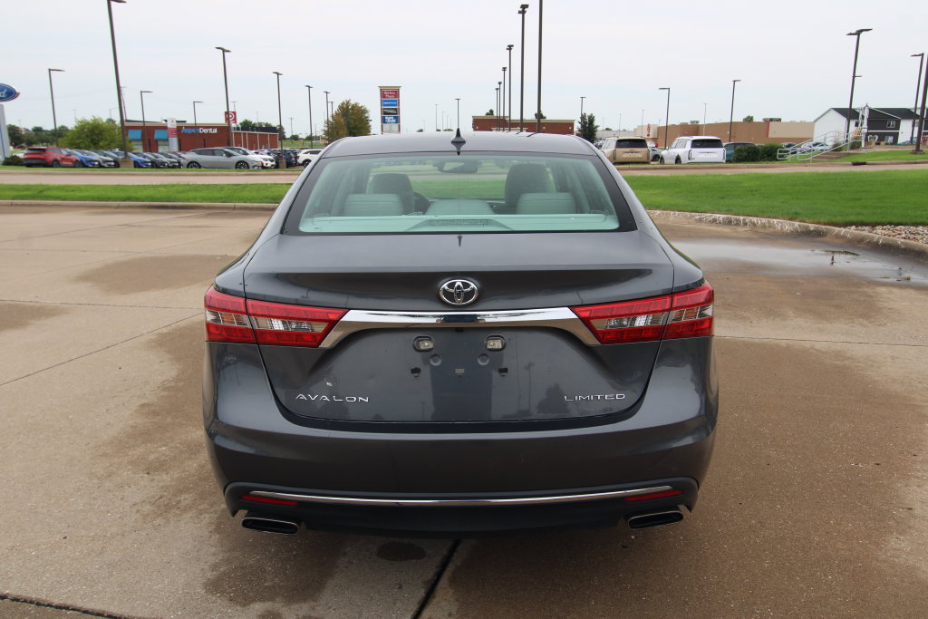 Used 2018 Toyota Avalon Limited w/ All Weather Liner Package FWD image 15