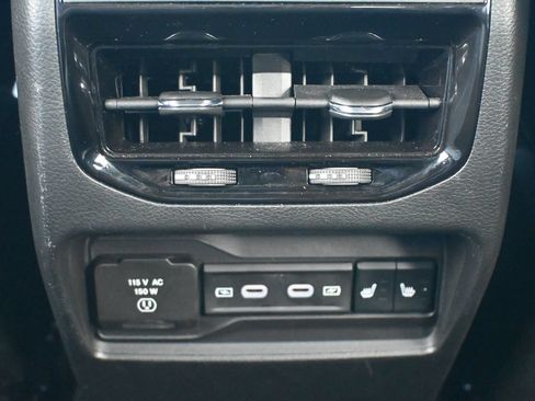Used 2026 Jeep Grand Cherokee Limited AWD/4WD image 25