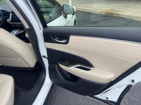 Used 2020 Honda Clarity Touring image 15