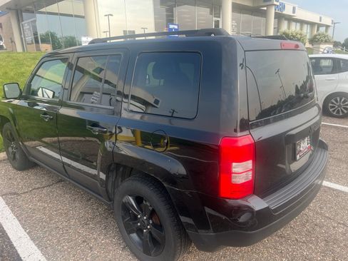 Used 2014 Jeep Patriot Sport w/ Power Value Group FWD image 4