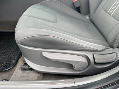 Used 2024 Hyundai Elantra SEL FWD image 13