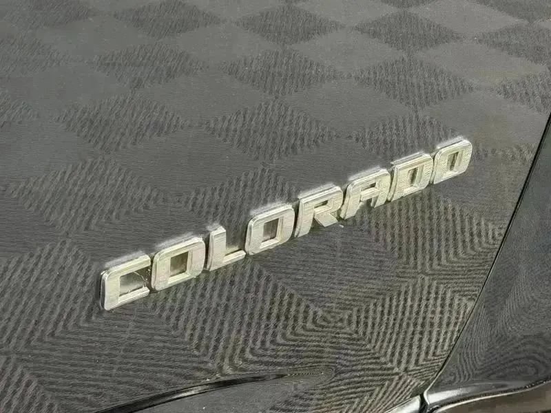 Used 2015 Chevrolet Colorado LT w/ Luxury Package RWD image 36