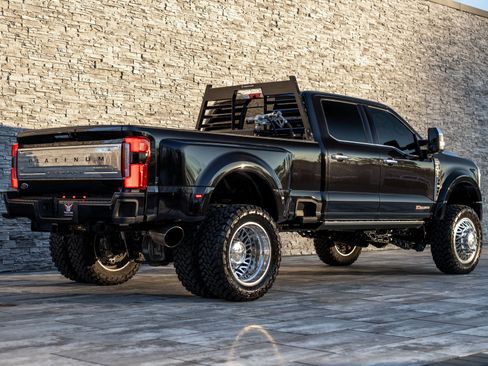 Used 2024 Ford F450 Platinum w/ FX4 Off-Road Package image 16