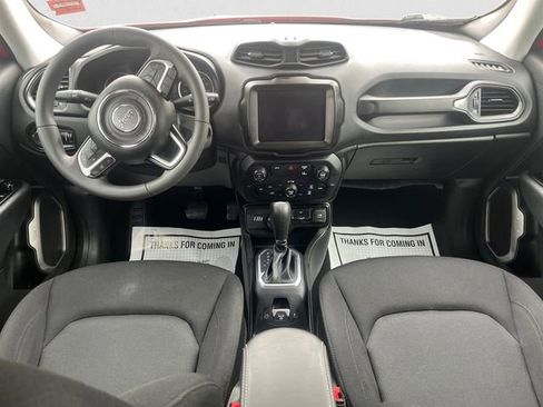 Used 2023 Jeep Renegade Latitude AWD/4WD image 10