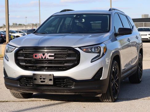 Used 2020 GMC Terrain SLE w/ Driver Convenience Package image 6
