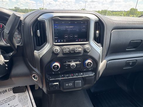 Used 2020 Chevrolet Silverado 1500 LT w/ Texas Edition AWD/4WD image 29
