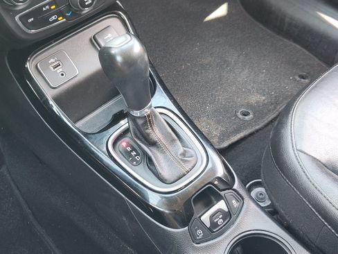 Used 2019 Jeep Compass Limited FWD image 20