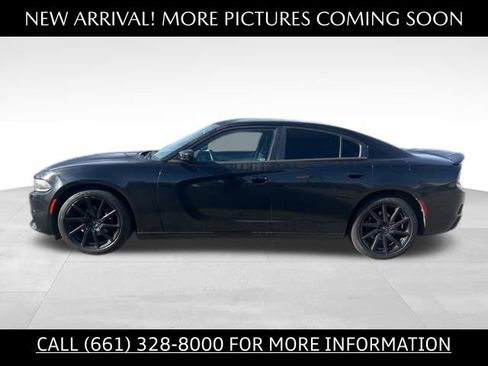 Used 2016 Dodge Charger SXT w/ Driver Confidence Group image 2