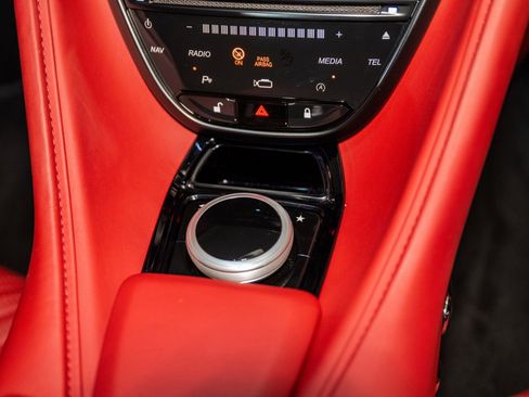 Used 2023 Aston Martin DB11 Coupe image 34