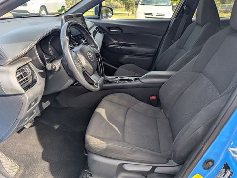 Certified 2019 Toyota C-HR XLE image 25