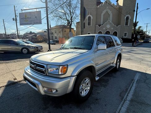 Used 2000 Toyota 4Runner Limited image 1