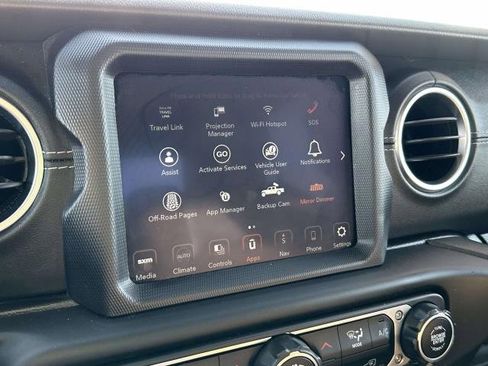 Used 2020 Jeep Gladiator Overland image 18