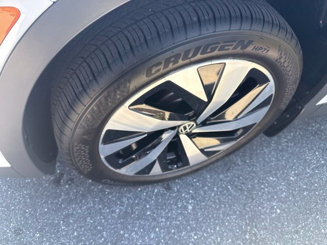 Certified 2022 Volkswagen ID.4 Pro S w/ Gradient Package AWD/4WD image 4